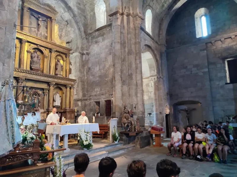 El obispo preside la eucaristía del Campamento AZEMUR