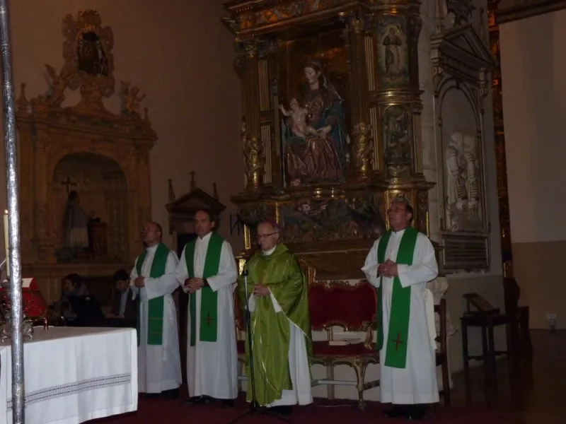 Conferencia de Luis Ventura y eucaristía