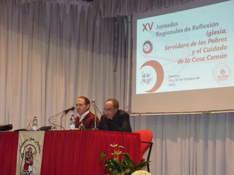 Conferencia de Sebastián Mora