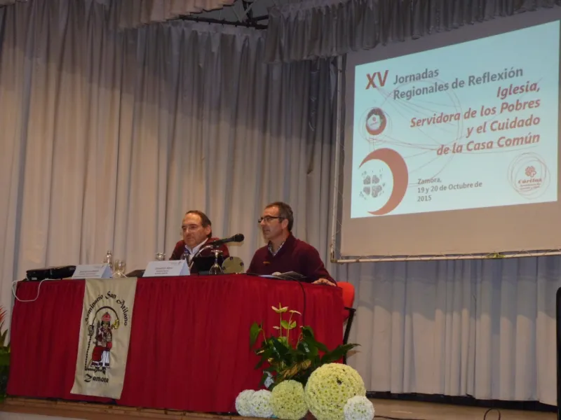 Conferencia de Sebastián Mora