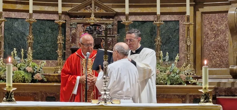 Las heridas de Cristo están en su cuerpo, las de María en su corazón