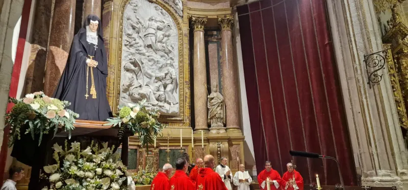 Las heridas de Cristo están en su cuerpo, las de María en su corazón
