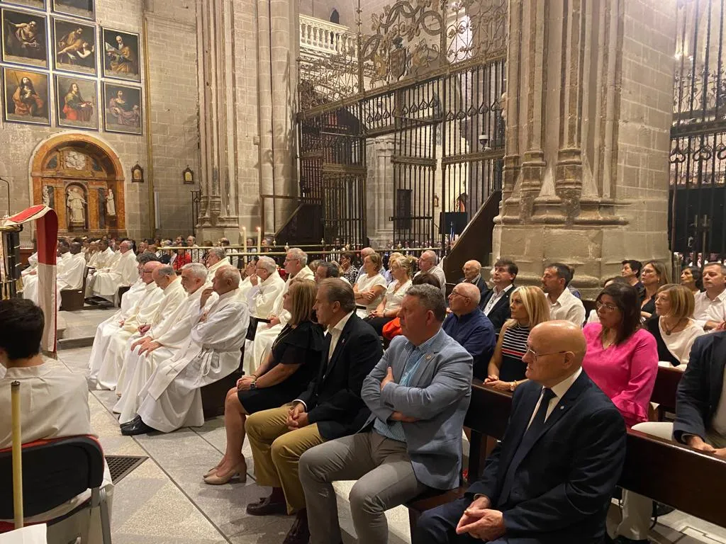 La diócesis inicia el curso con la celebración del rito de la dedicación del altar de la catedral