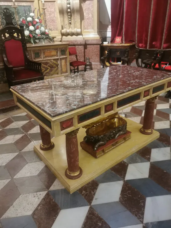La diócesis inicia el curso con la celebración del rito de la dedicación del altar de la catedral