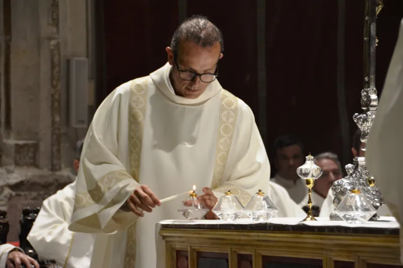 La diócesis inicia el curso con la celebración del rito de la dedicación del altar de la catedral