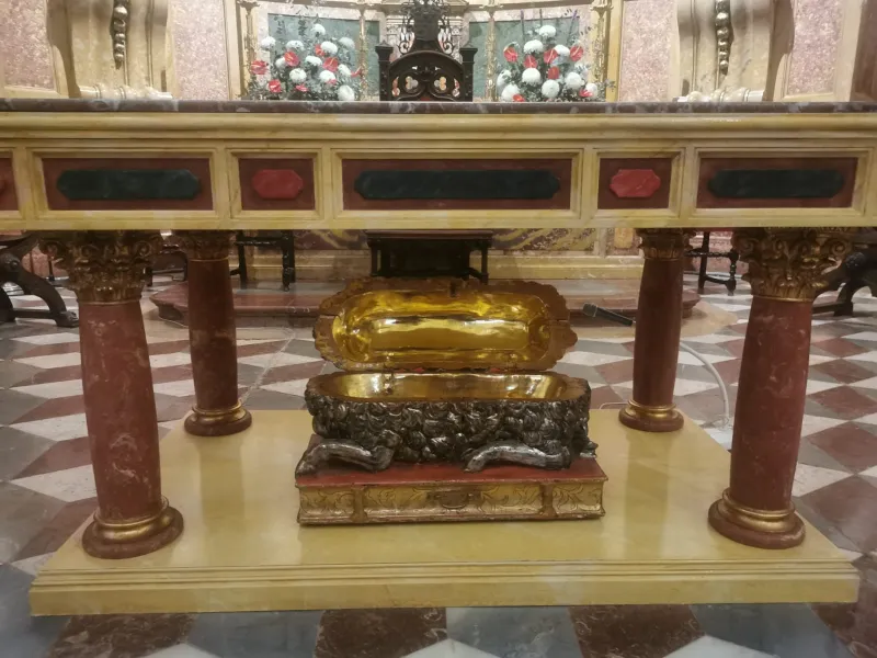 La diócesis inicia el curso con la celebración del rito de la dedicación del altar de la catedral