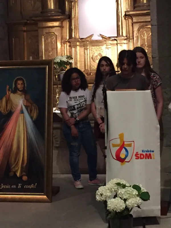 Envío de los jóvene participantes en la JMJ y sesión i