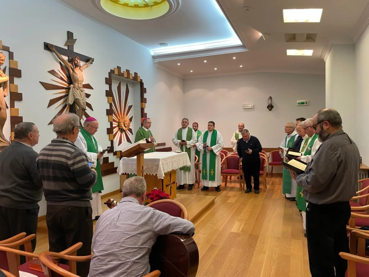 Don Fernando preside la eucaristía de los ejercios espirituales para sacerdotes