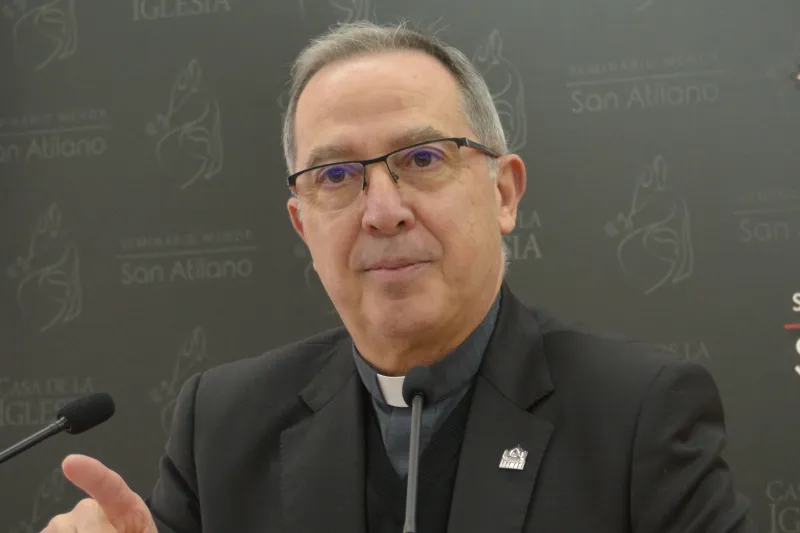 Entrevistamos al obispo de Zamora, Fernando Valera: "La alegría del Evangelio llena el corazón".