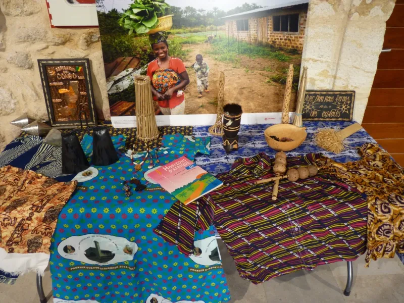 Exposición "Cooperando, una sola familia"