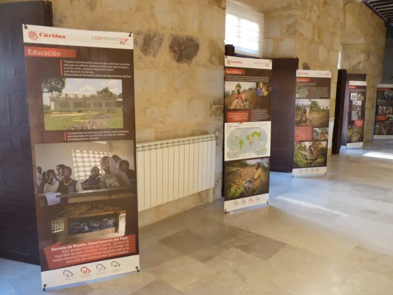 Exposición "Cooperando, una sola familia"