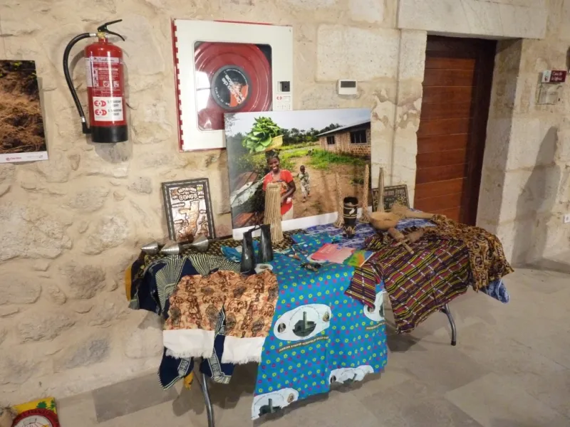 Exposición "Cooperando, una sola familia"