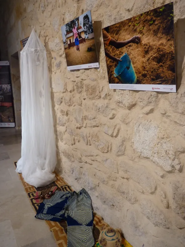 Exposición "Cooperando, una sola familia"