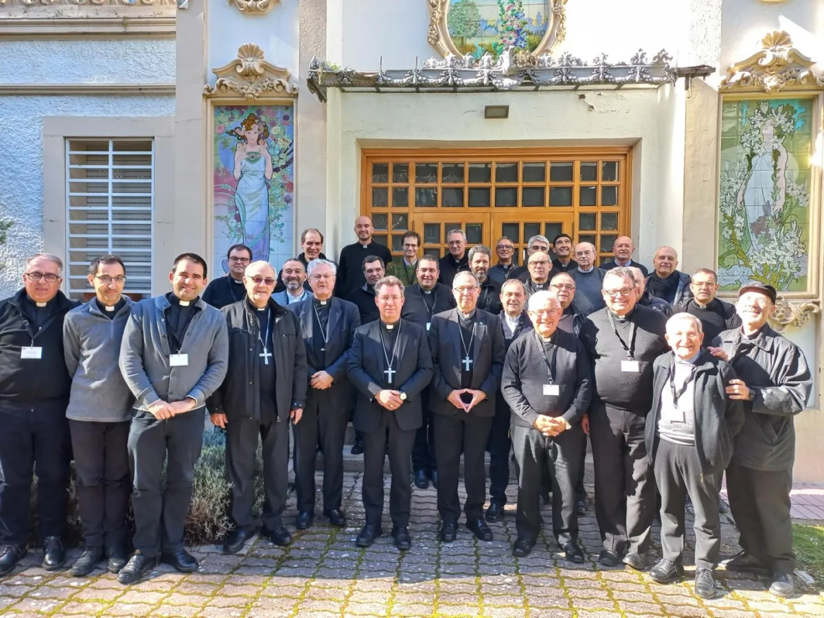 El obispo participa en el encuentro de la comisión de Seminarios de la CEE