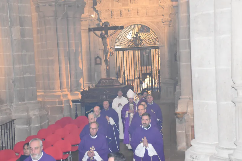Zamora se despide de Uriarte con la celebración de la misa en la catedral