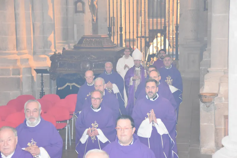 Zamora se despide de Uriarte con la celebración de la misa en la catedral