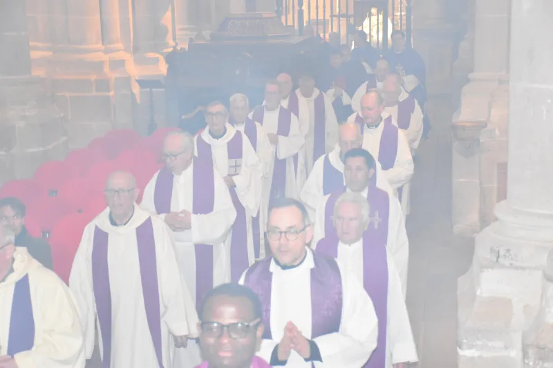Zamora se despide de Uriarte con la celebración de la misa en la catedral