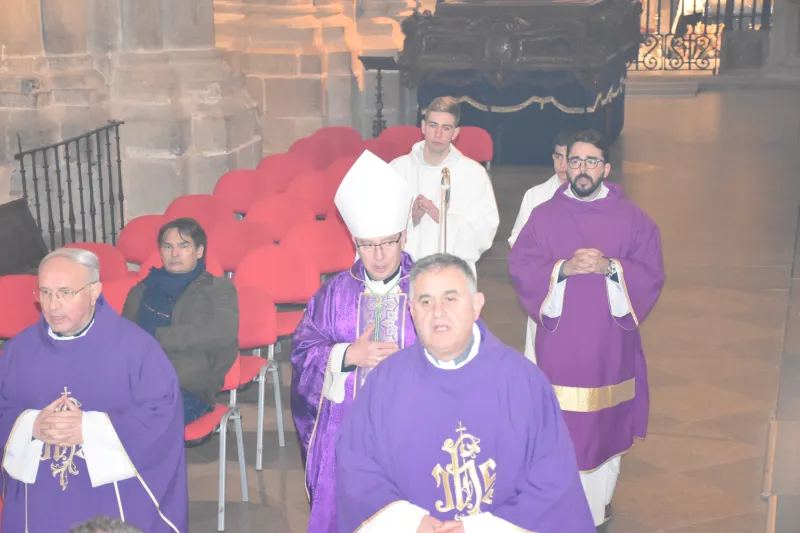 Zamora se despide de Uriarte con la celebración de la misa en la catedral