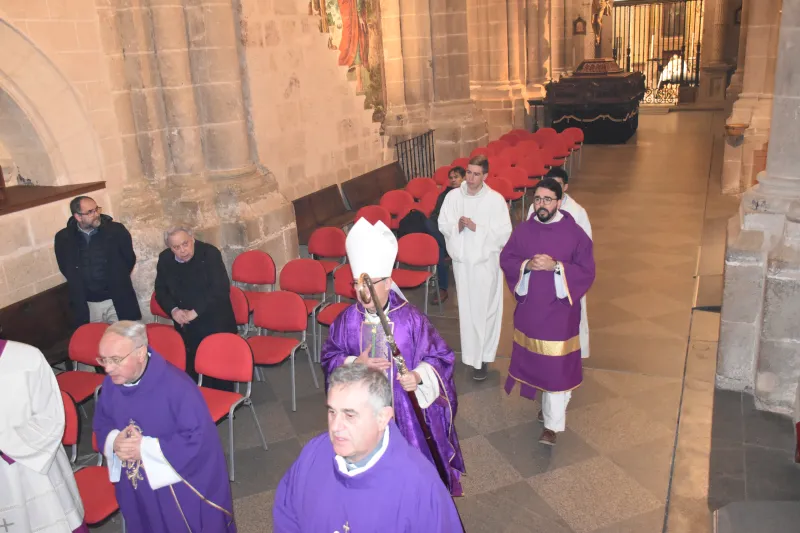 Zamora se despide de Uriarte con la celebración de la misa en la catedral
