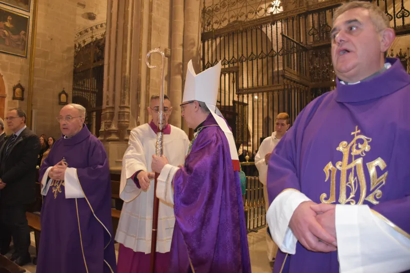 Zamora se despide de Uriarte con la celebración de la misa en la catedral
