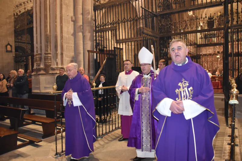 Zamora se despide de Uriarte con la celebración de la misa en la catedral
