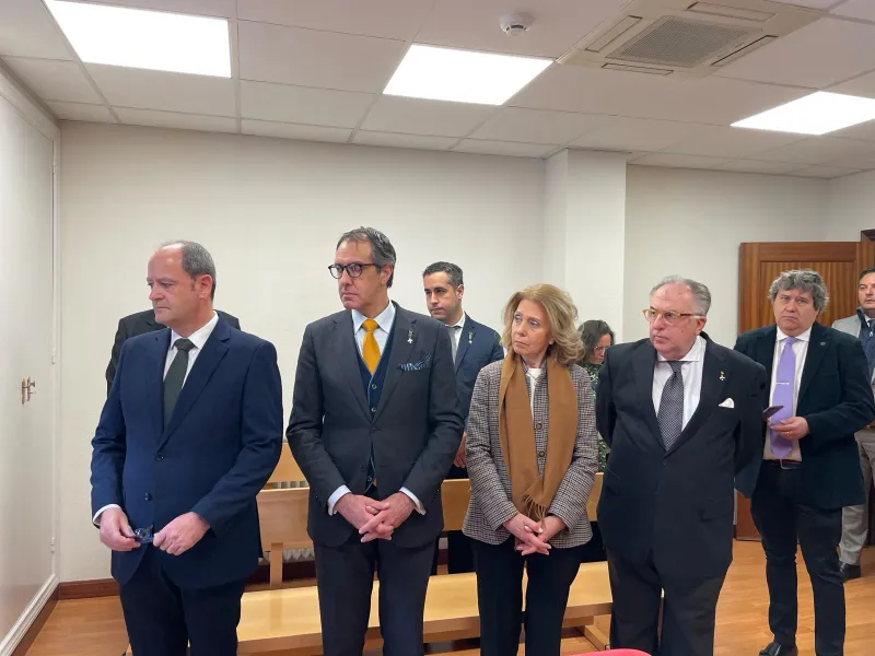 La nueva directiva de los Cubicularios jura su cargo ante el obispo