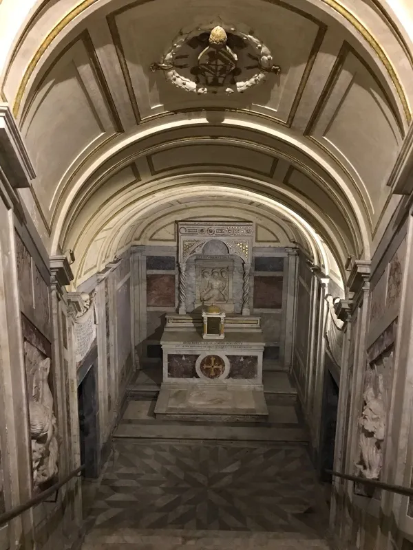 Universitarios zamoranos en San Lorenzo Extramuros (Roma)
