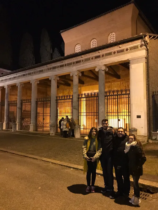 Universitarios zamoranos en San Lorenzo Extramuros (Roma)