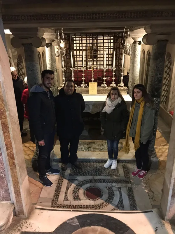 Universitarios zamoranos en San Lorenzo Extramuros (Roma)