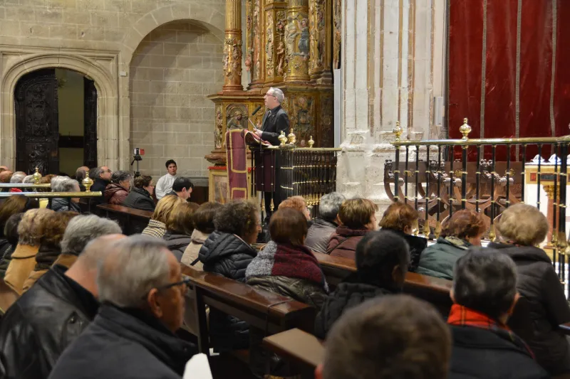 El obispo centra su primera meditación cuaresmal en la espiritualidad de la Pasión