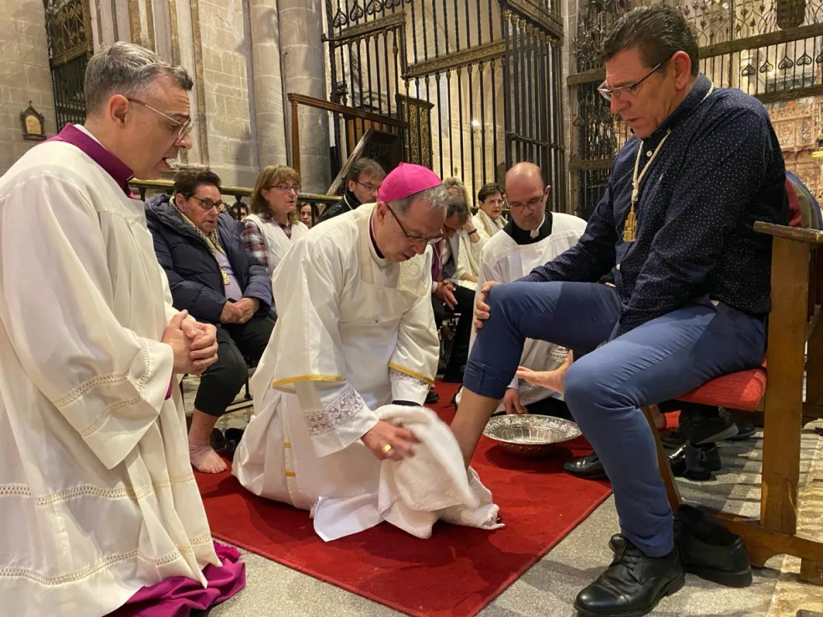 Misa de la Cena del Señor: "la vida de Jesús es el amor que sirve"