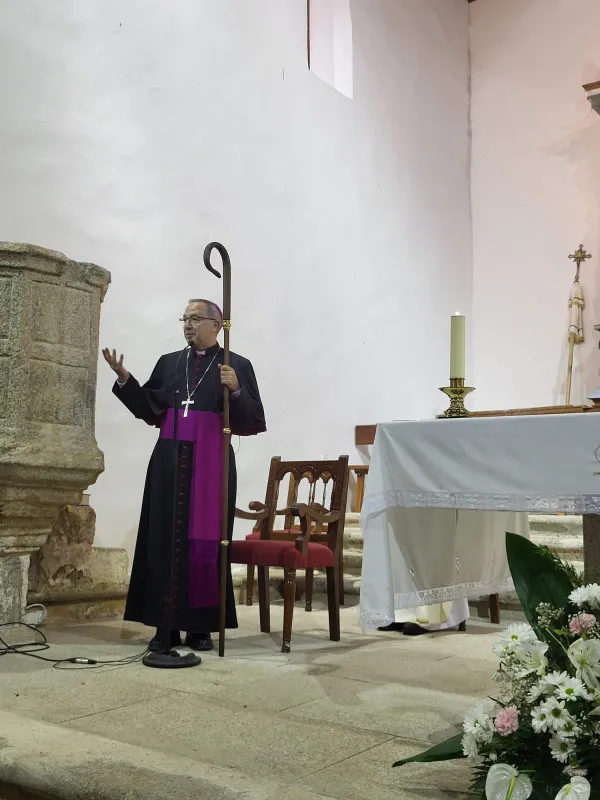 Sayago arropa al obispo en el inicio de la visita pastoral
