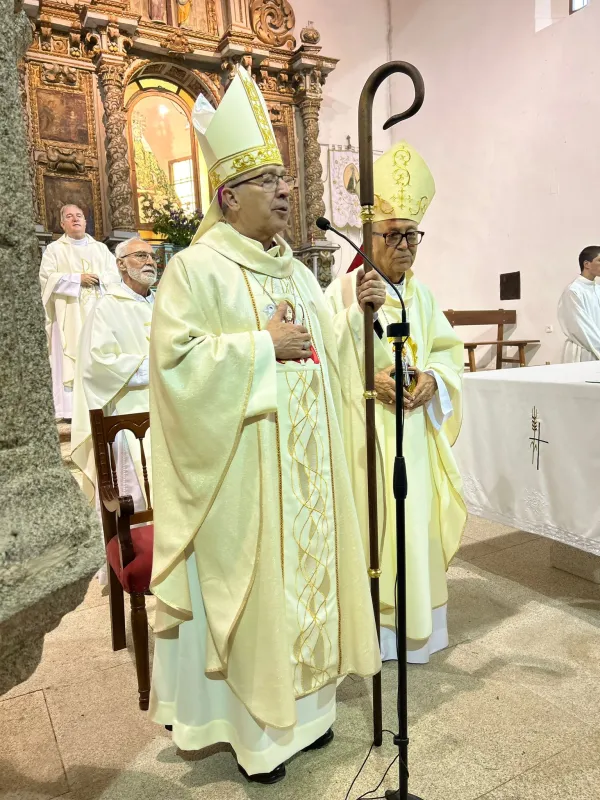 Sayago arropa al obispo en el inicio de la visita pastoral