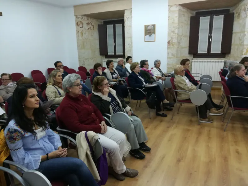 Mesa redonda: jóvenes en misión