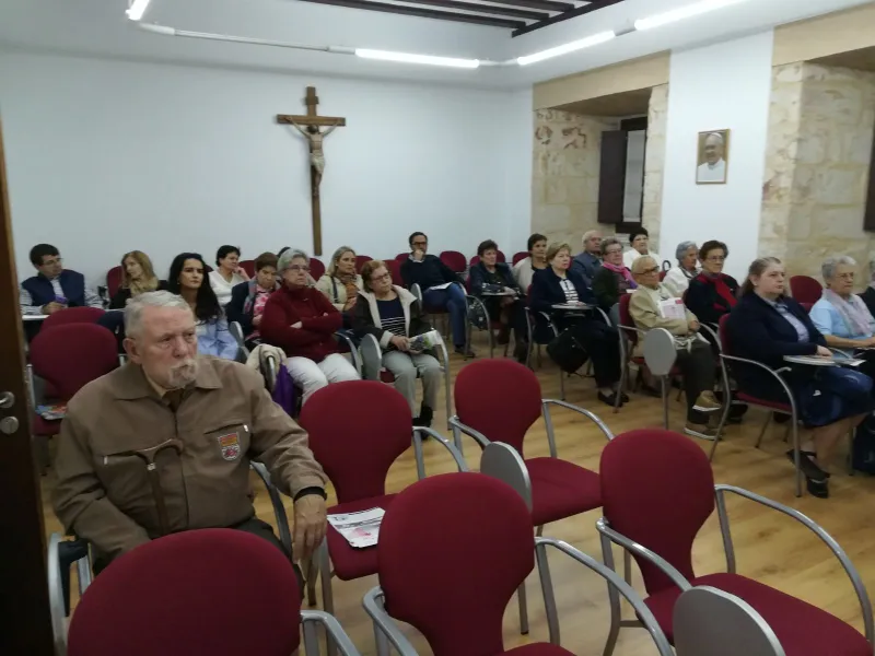 Mesa redonda: jóvenes en misión