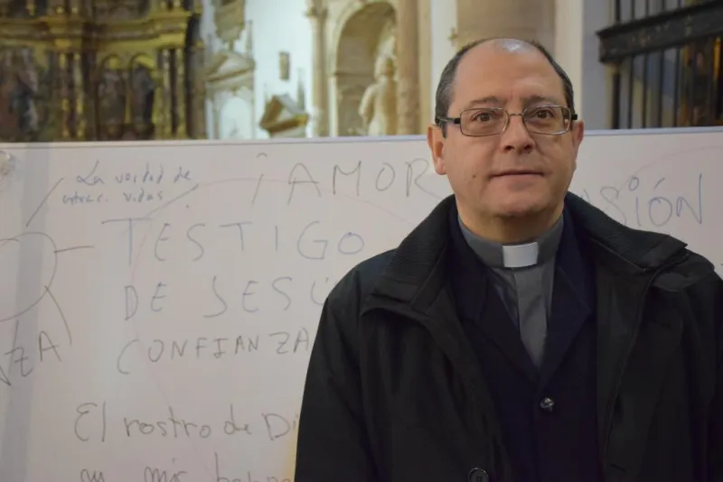 Juan Carlos Carvajal, ponente