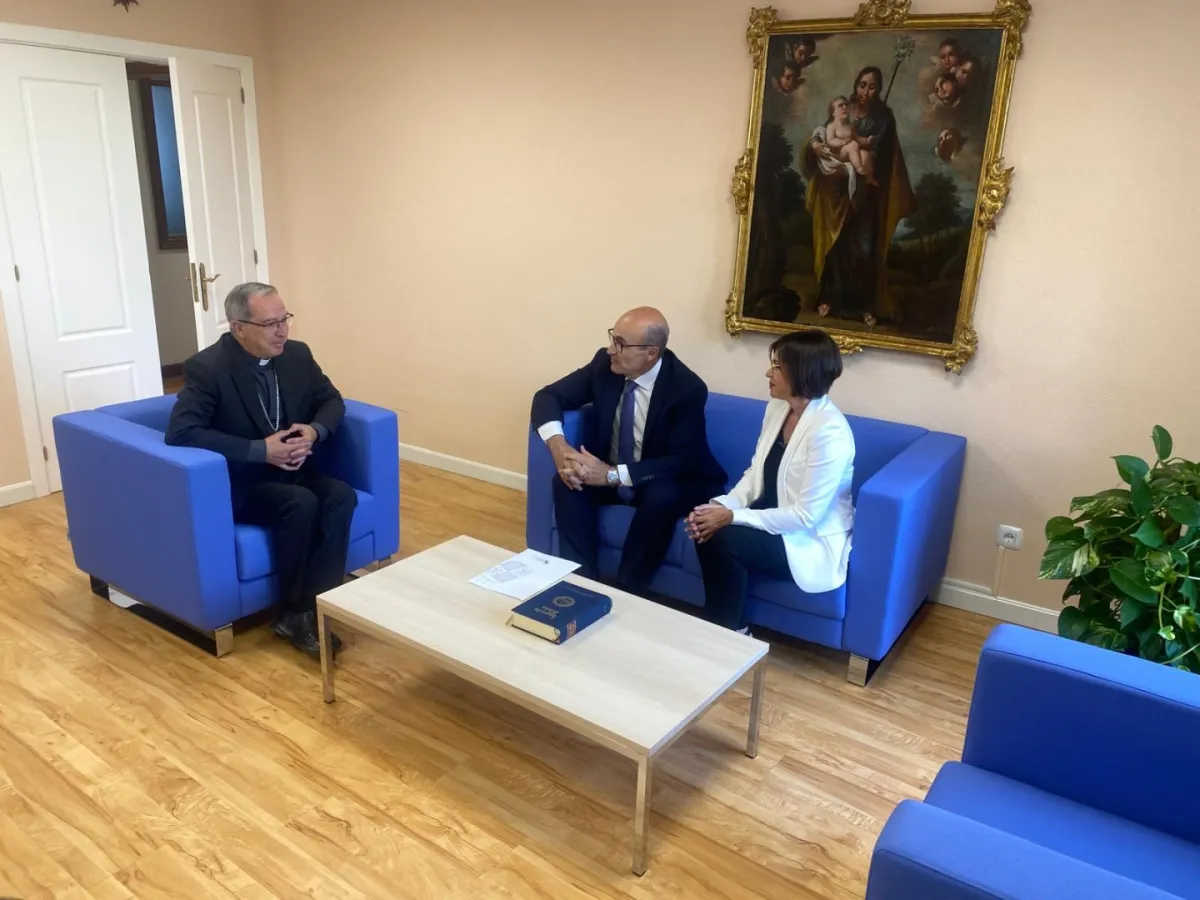 El obispo de Zamora recibe al nuevo delegado territorial de la Junta de Castilla y León