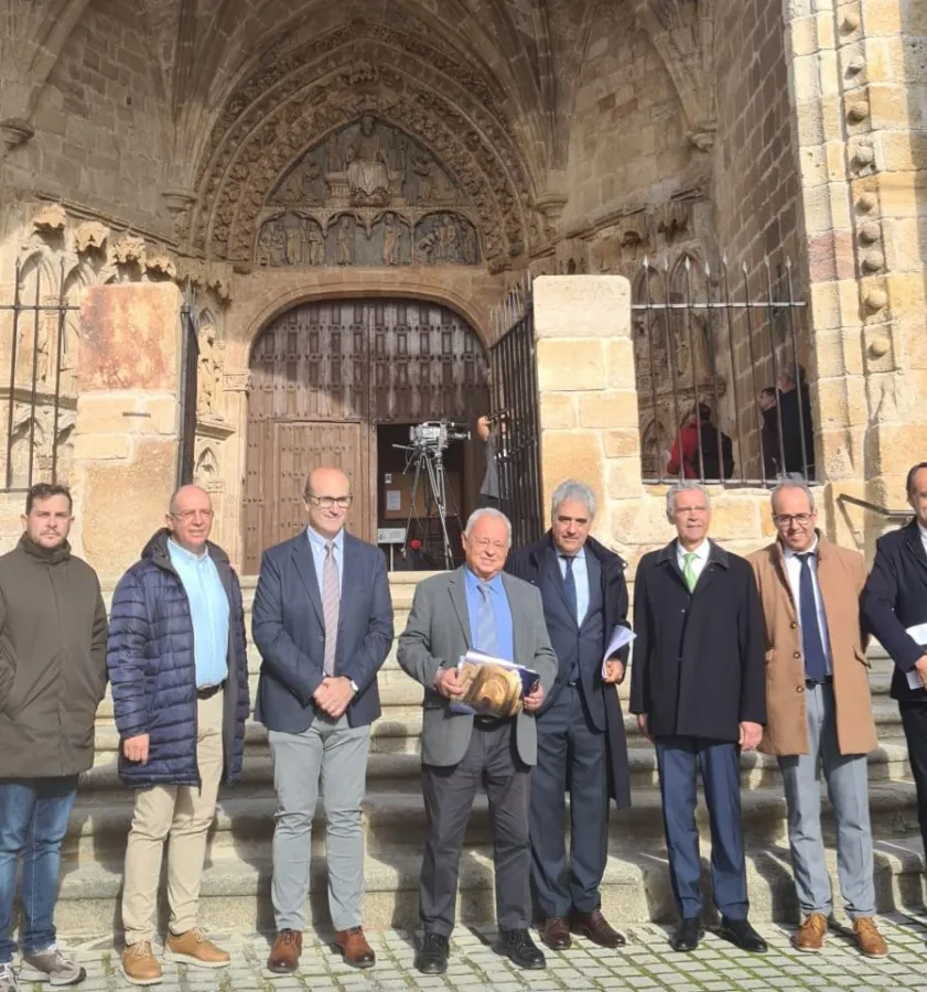 La Hiniesta celebra la restauración de su iglesia parroquial