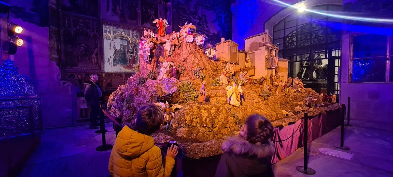 El Belén napolitano ya luce en la catedral