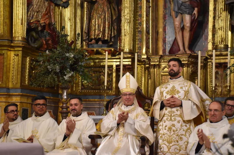 "Debes proporcionar a los hombres el pan de la Palabra"