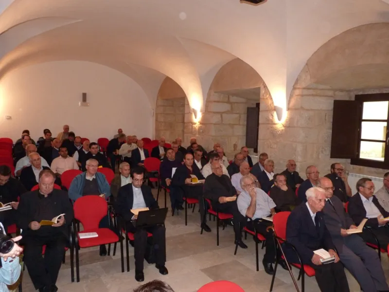 Los sacerdotes, pendientes de la ponencia de D. Santiago Bohigues