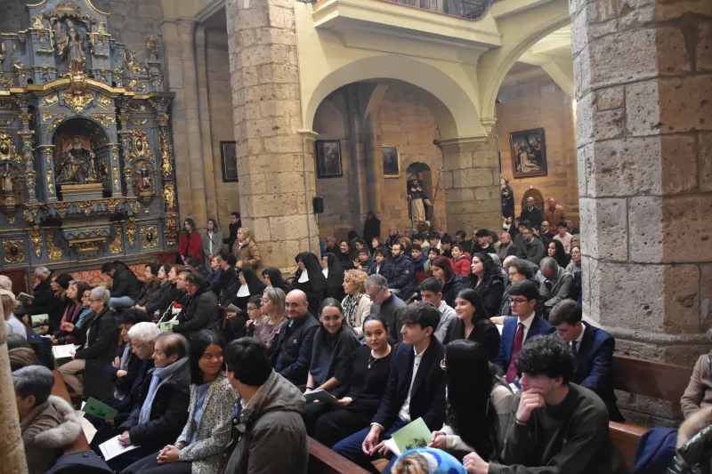 "Debes proporcionar a los hombres el pan de la Palabra"