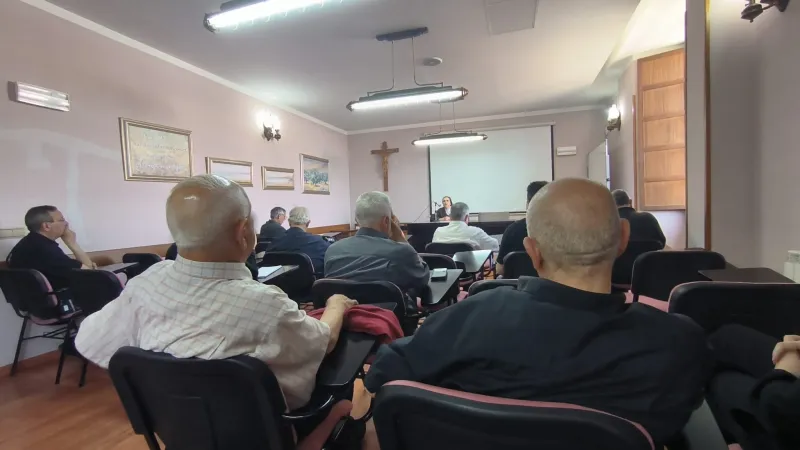 La priora de las carmelitas de Toro ofrece una meditación al clero diocesano