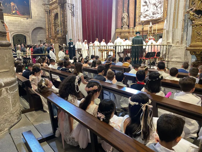 El Corpus transforma las calles de Zamora en un altar de fe