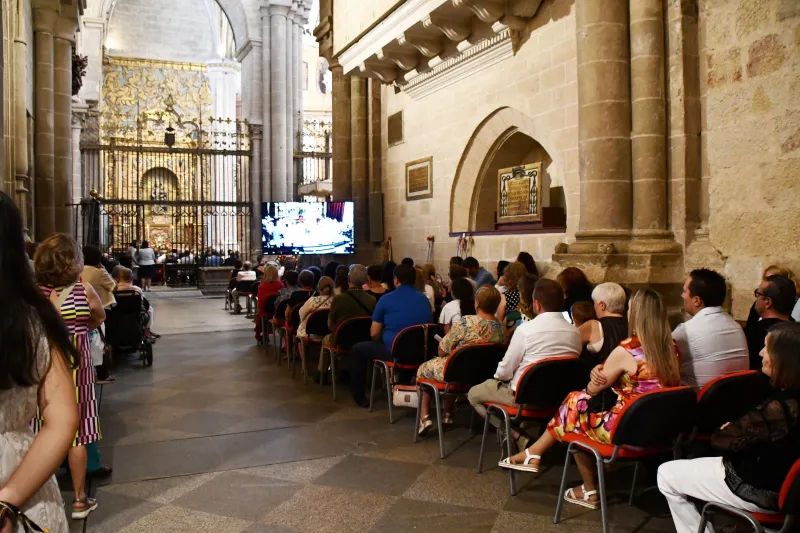 El Corpus transforma las calles de Zamora en un altar de fe