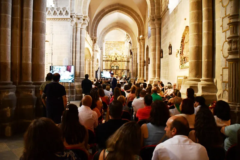 El Corpus transforma las calles de Zamora en un altar de fe