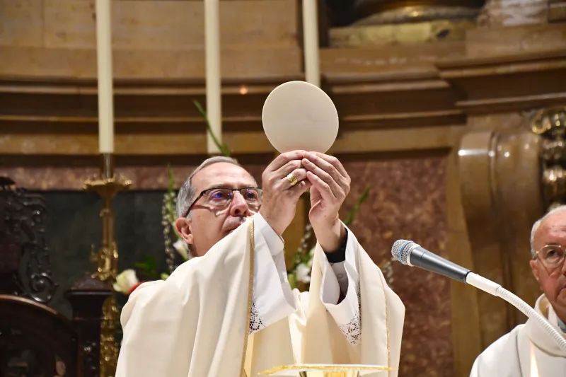 El Corpus transforma las calles de Zamora en un altar de fe
