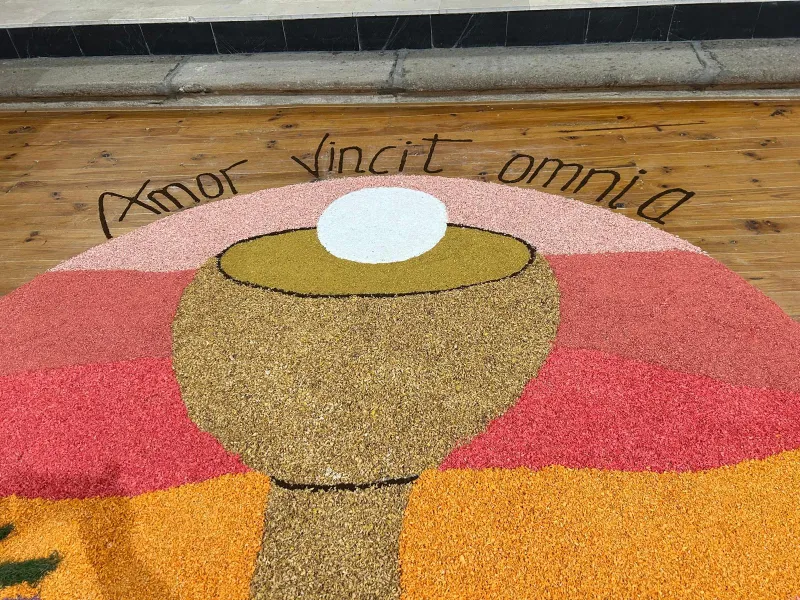 Fe, arte y comunidad en El Perdigón: la decoración floral del Corpus