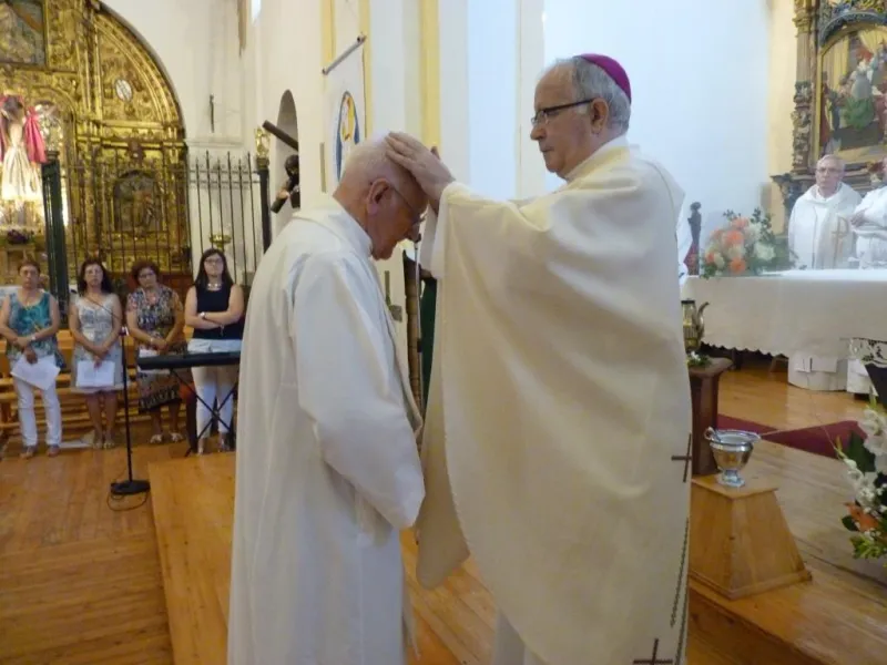 Eucaristía y unción en la iglesia de Villarrín