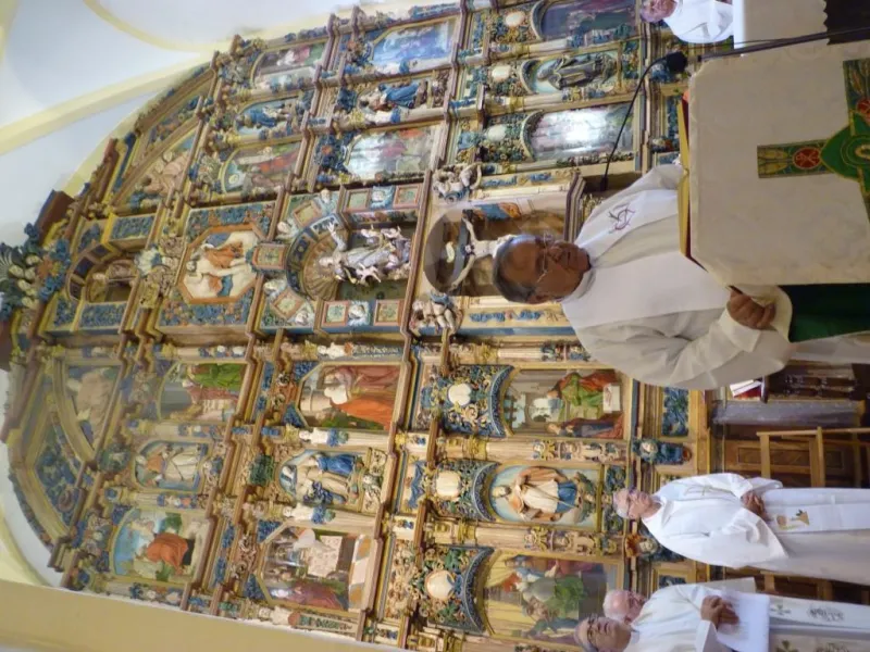 Eucaristía y unción en la iglesia de Villarrín
